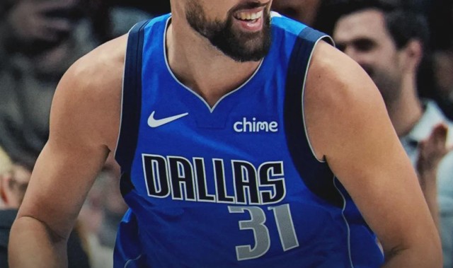 开云-2809记三分！恭喜克莱汤普森！NBA历史三分榜第四位